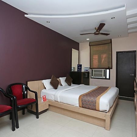 Oyo 11596 Sanjay Guest House กานปูร์ ภายนอก รูปภาพ