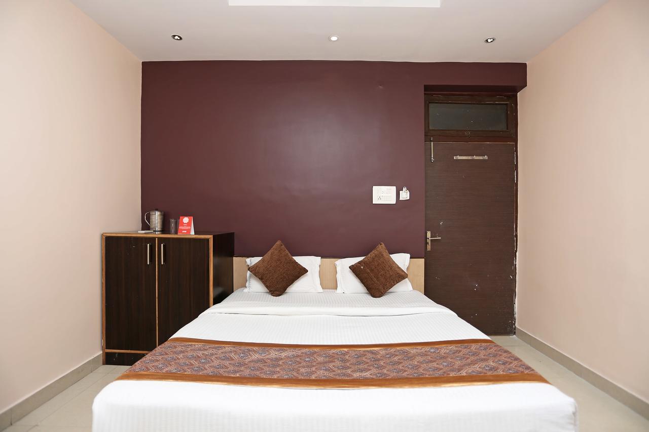 Oyo 11596 Sanjay Guest House กานปูร์ ภายนอก รูปภาพ