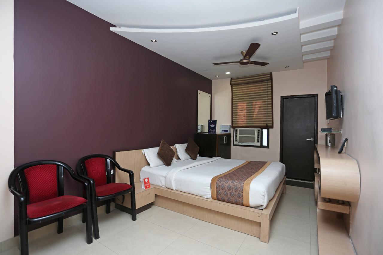 Oyo 11596 Sanjay Guest House กานปูร์ ภายนอก รูปภาพ