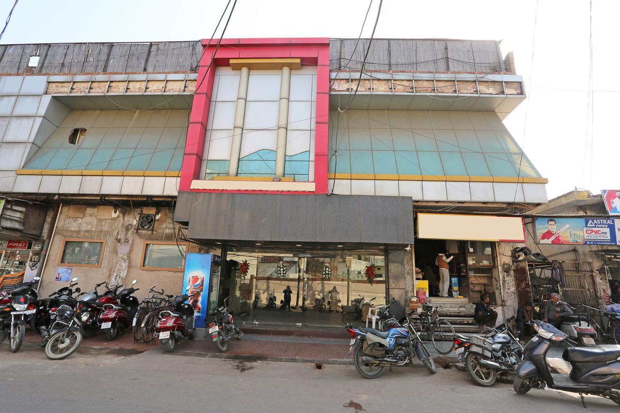 Oyo 11596 Sanjay Guest House กานปูร์ ภายนอก รูปภาพ